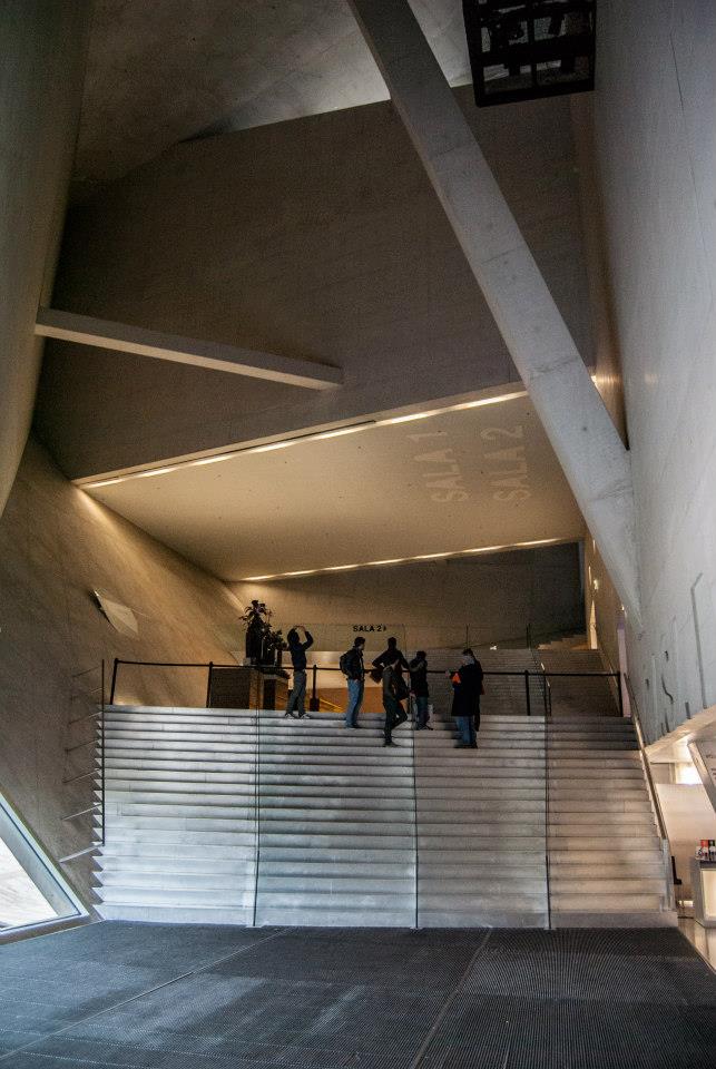 Rampa di scale all'interno della Casa da Musica.